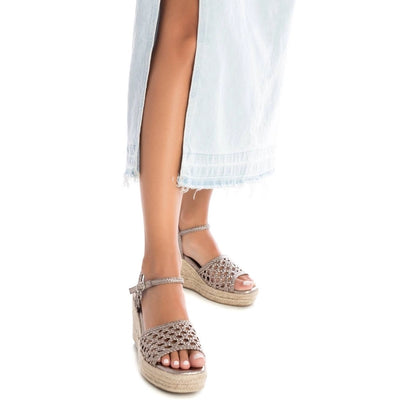SANDALIA MUJER XTI 142747 PLOMO