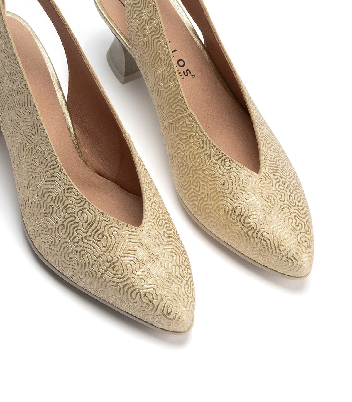 ZAPATO DESTALONADO MUJER PITILLOS ORO 11180