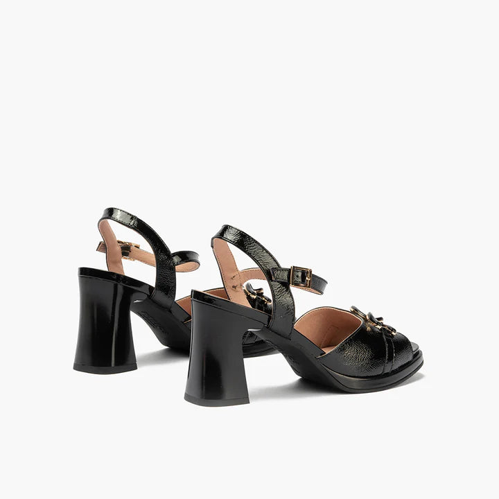SANDALIA MUJER PITILLOS TACÓN CHAROL NEGRO 11222