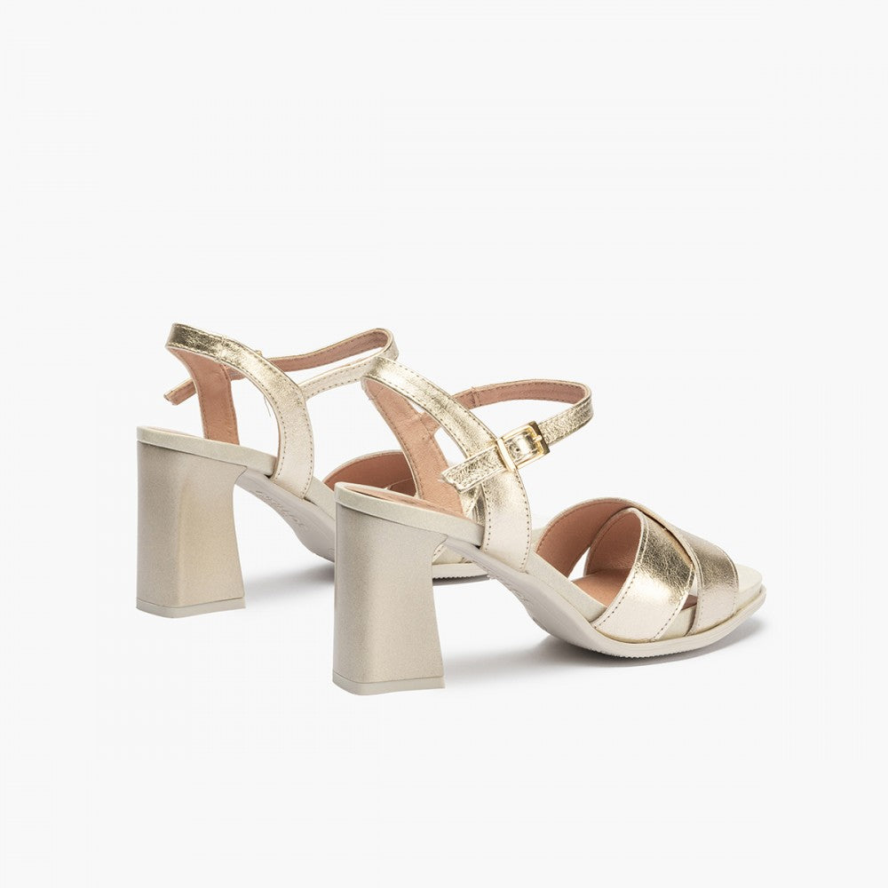 SANDALIA MUJER PITILLOS 5700 ORO