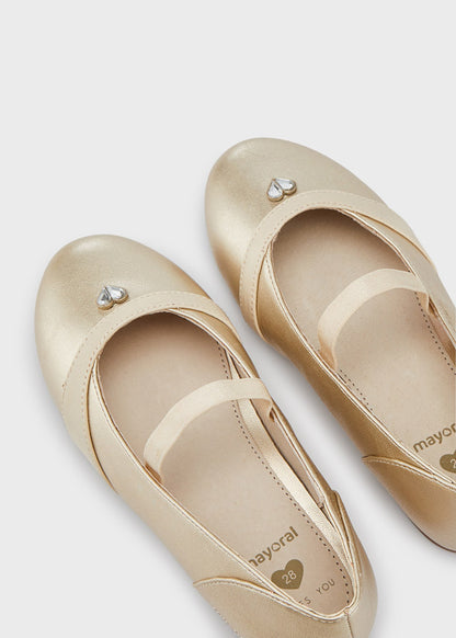 ZAPATO NIÑA MAYORAL ORO 43345