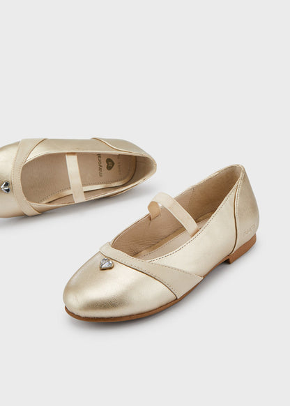 ZAPATO NIÑA MAYORAL ORO 43345